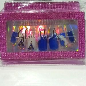 Glam pressedon nails